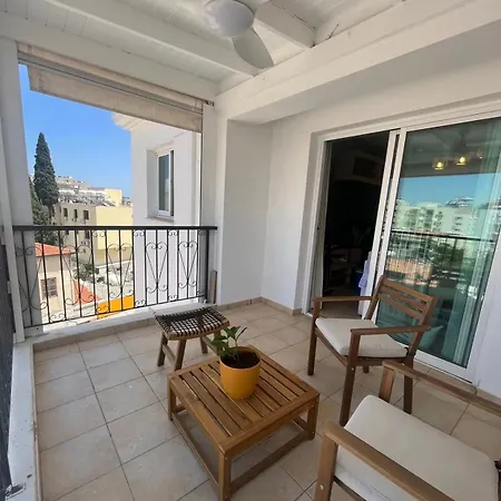 דירה 2 Bedroom Flat In Centre