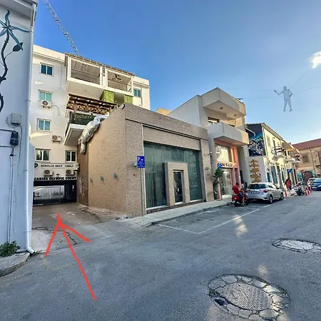 2 Bedroom Flat In Centre *