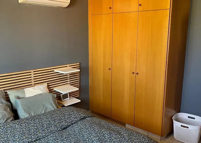 2 Bedroom Flat In Centre Апартаменти Ларнака